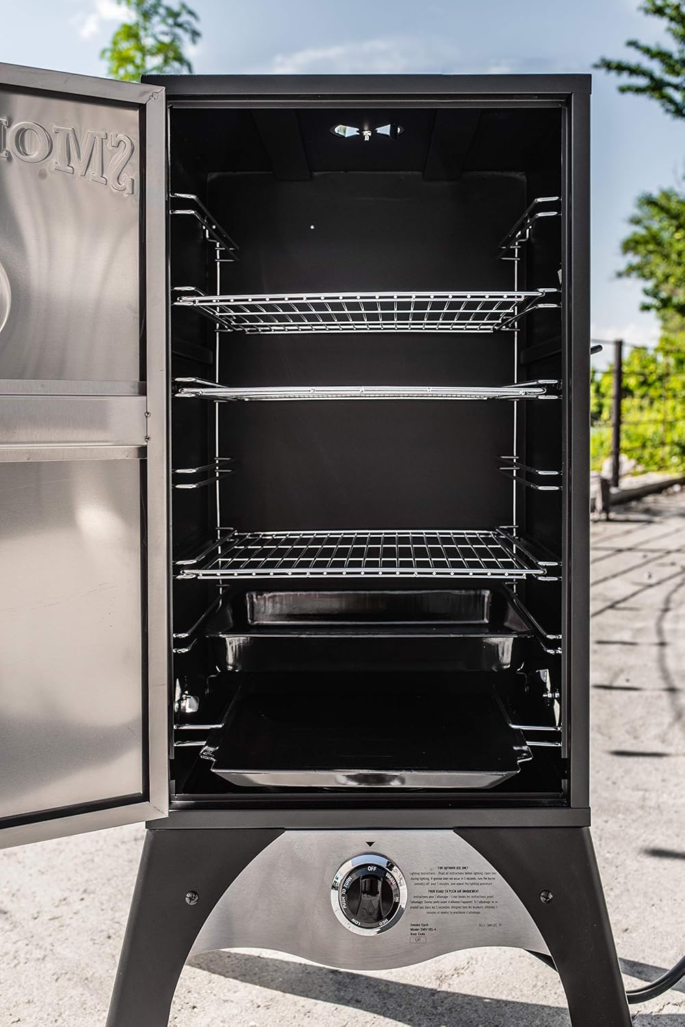 18 in. x 16 in. x 44 in. Vertical Smoker O443